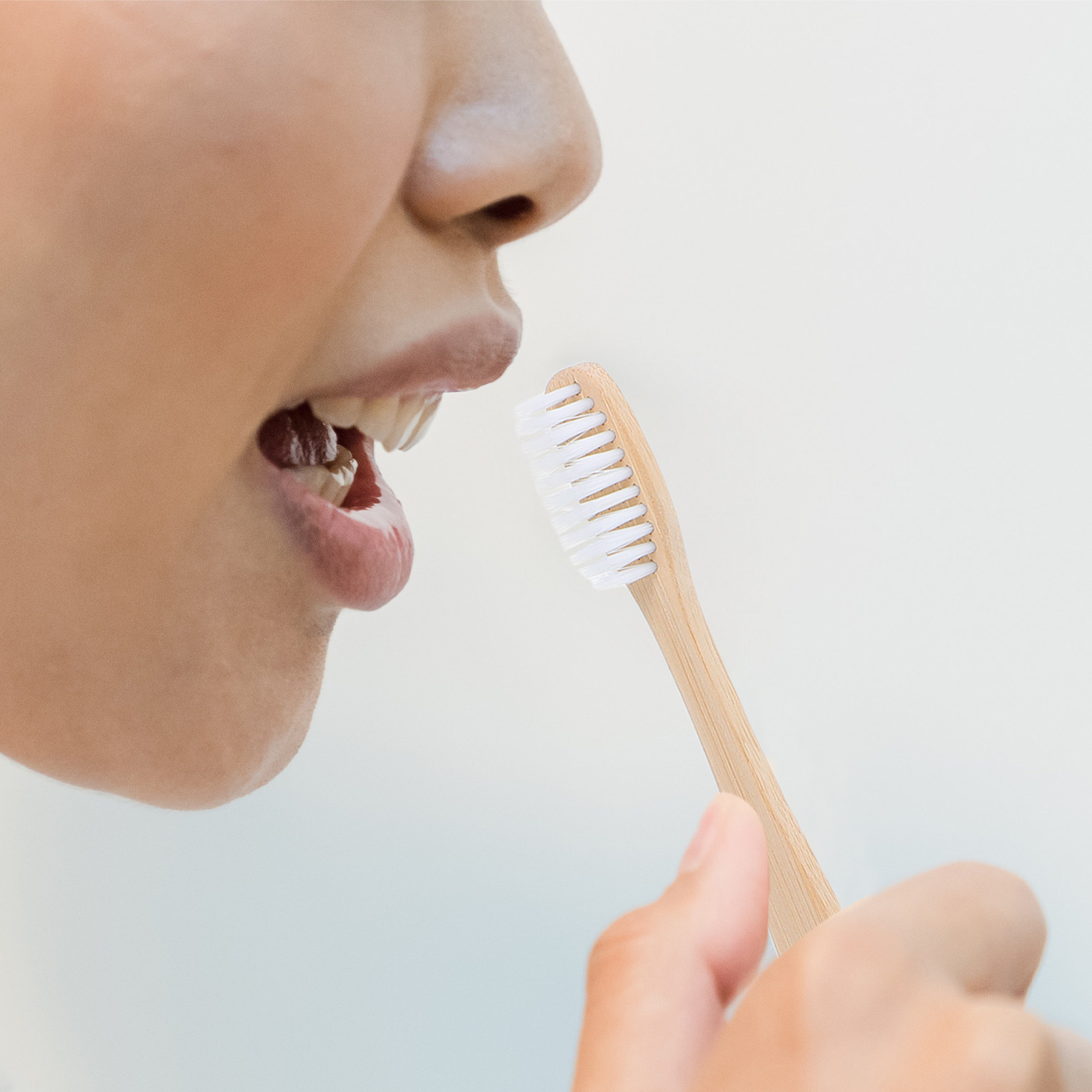 Bamboo Toothbrush - 24개입, 부드러운 솔, 휴대용 손잡이, 대나무